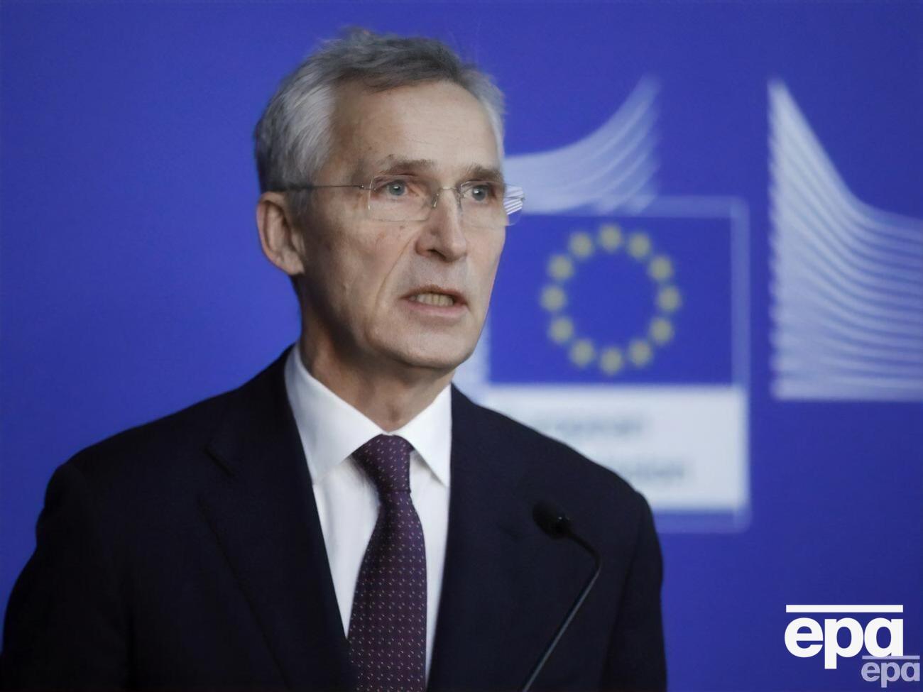 Столтенберг: Україні потрібно більше військової допомоги