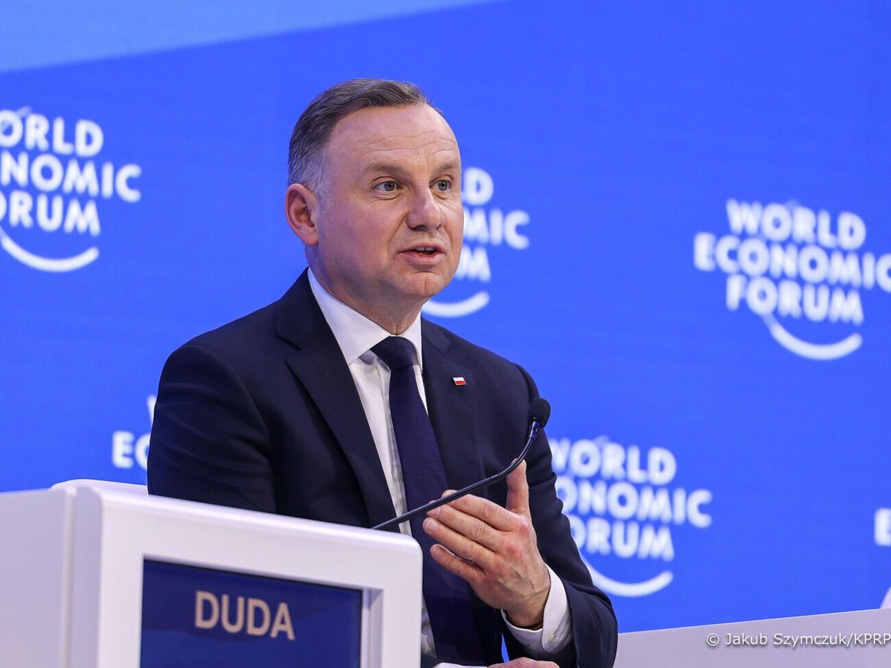 Дуда:&nbsp;Мы понимаем украинцев.&nbsp;Они хотят быть членом Евросоюза и НАТО. Но сегодня прежде всего они должны выжить