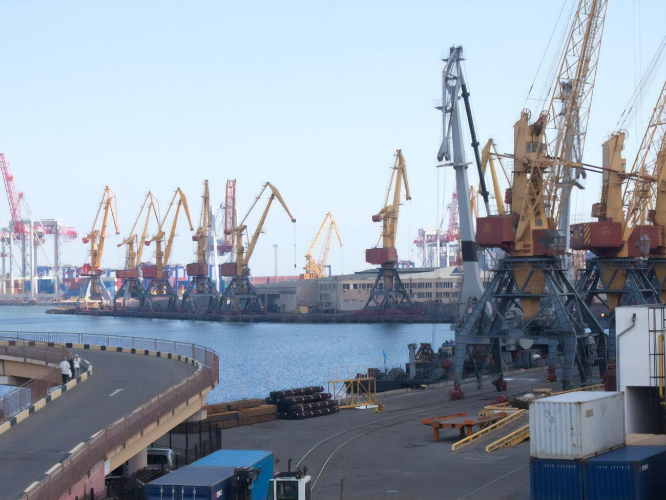Открытие портов для экспорта металла даст Украине&nbsp;более $1 млрд ежемесячно, заявляли в Федерации металлургов Украины