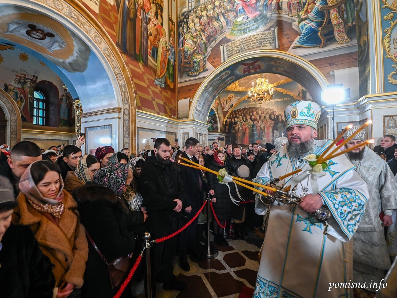 Митрополит Епіфаній провів друге богослужіння у Києво-Печерській лаврі з нагоди Хрещення. Фоторепортаж