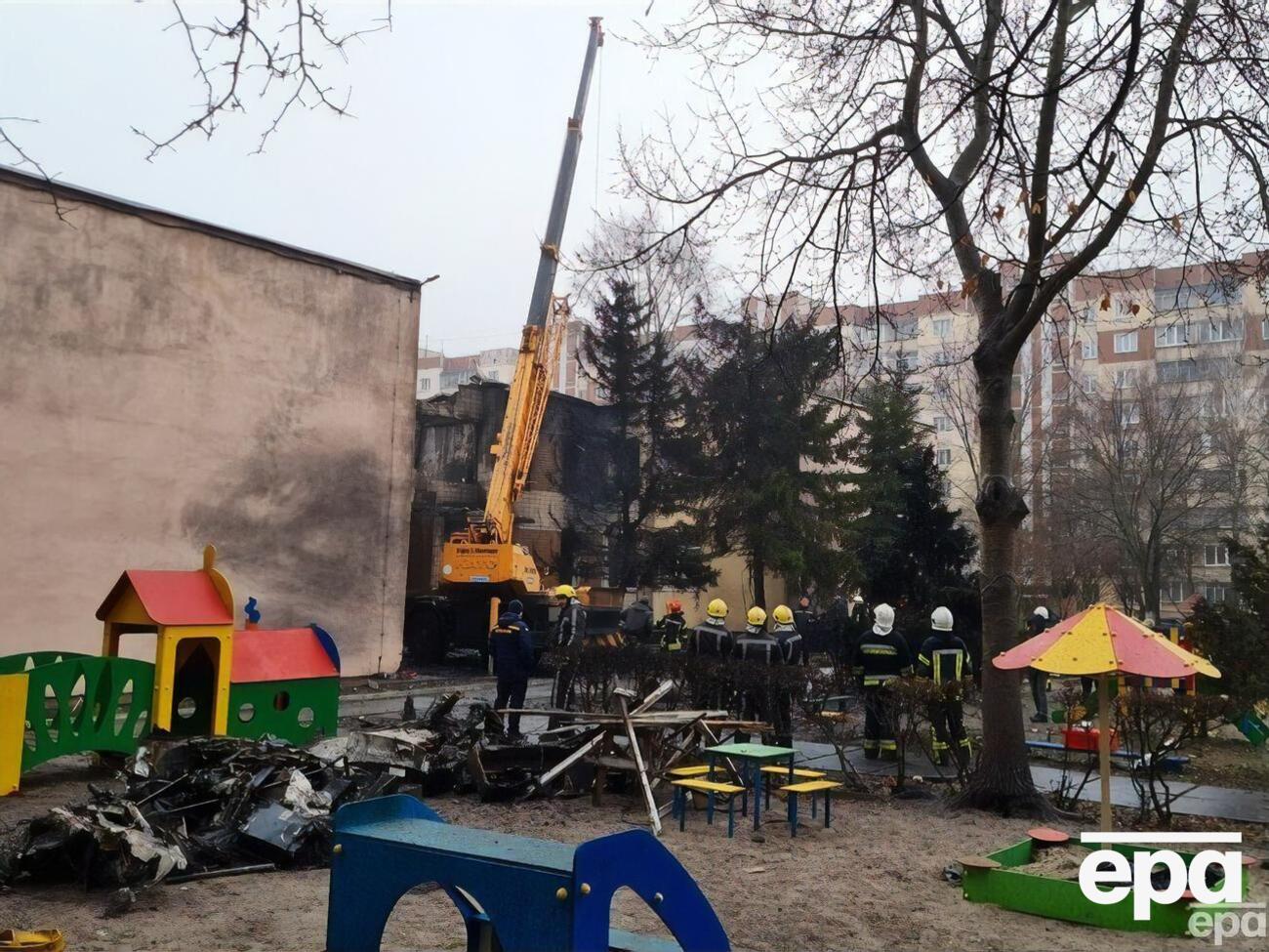 В полиции уточнили количество человек в разбившемся в Броварах вертолете