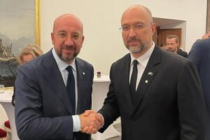 Мишель (слева) осенью 2022 года признал, что имеет внешнее сходство со Шмыгалем (справа)
