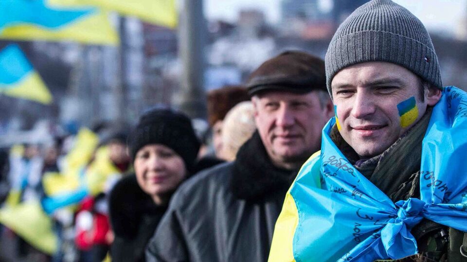 Социологи отмечают, что во всех регионах Украины абсолютное большинство населения против любых территориальных уступок оккупантам