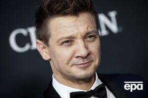 Медики оценивают состояние Реннера как критически стабильное