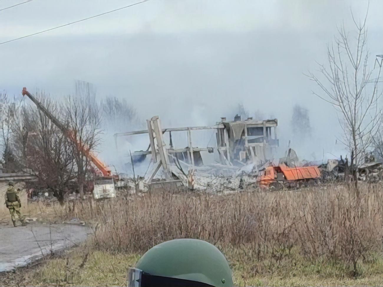 В России признали гибель своих военнослужащих в Макеевке, цифру погибших называют меньше сотни