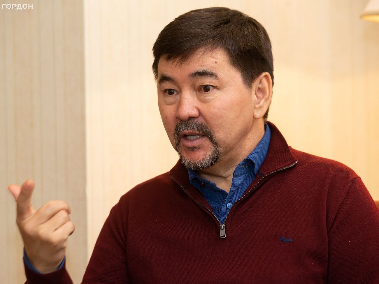 По словам Сейсембаева, сейчас ситуация в Казахстане спокойная, "страна развивается"