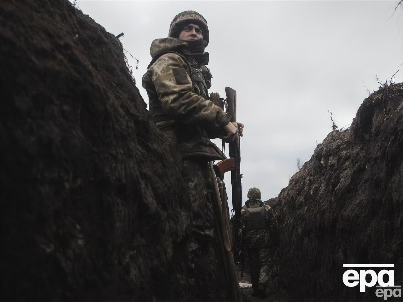 Украинские бойцы-пограничники держат оборону под Бахмутом
