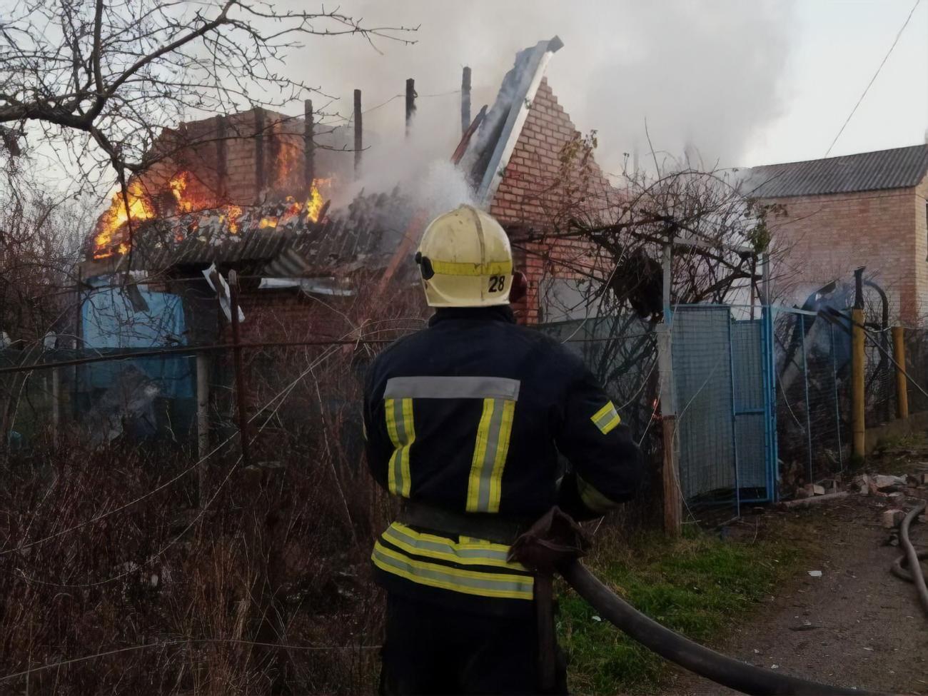 У Дніпропетровській області окупанти 2 січня обстрілювали Нікопольський район