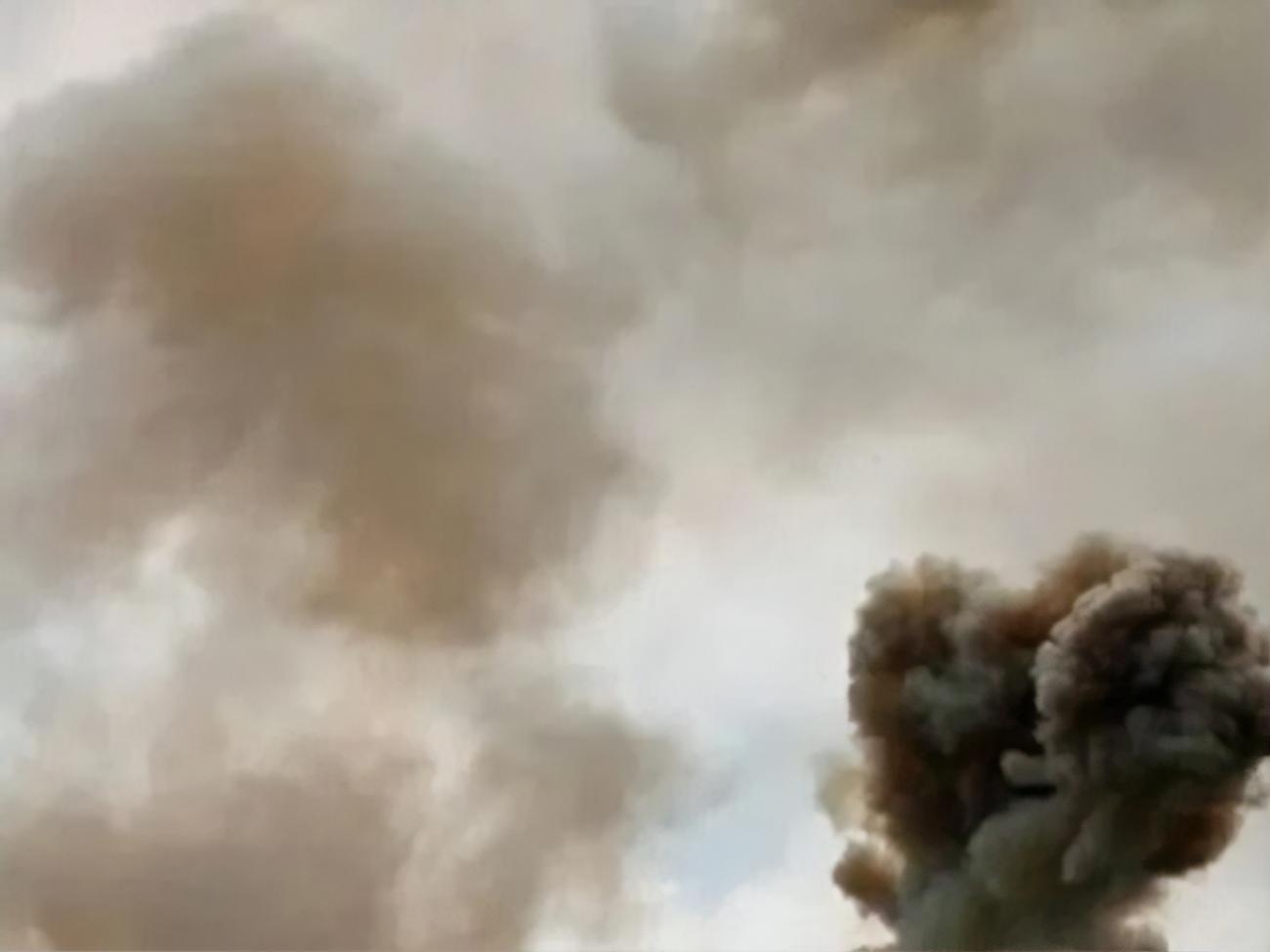 Оккупанты почти две недели тайно свозили на взорванный склад вооружение, отметили в страткоме