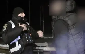 Депутат сорвал нагрудную бодикамеру и повредил ее, в то же время угрожая полицейским физической расправой, отметили в ГУ Нацполиции Киевской области