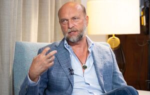 Пугачов (на фото) назвав Путіна боягузливим "наразі"