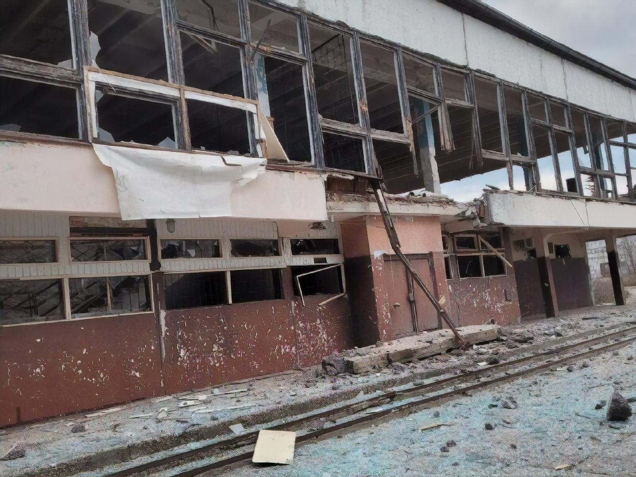 По словам Старуха, в регионе зафиксировано еще 34 разрушения гражданских объектов