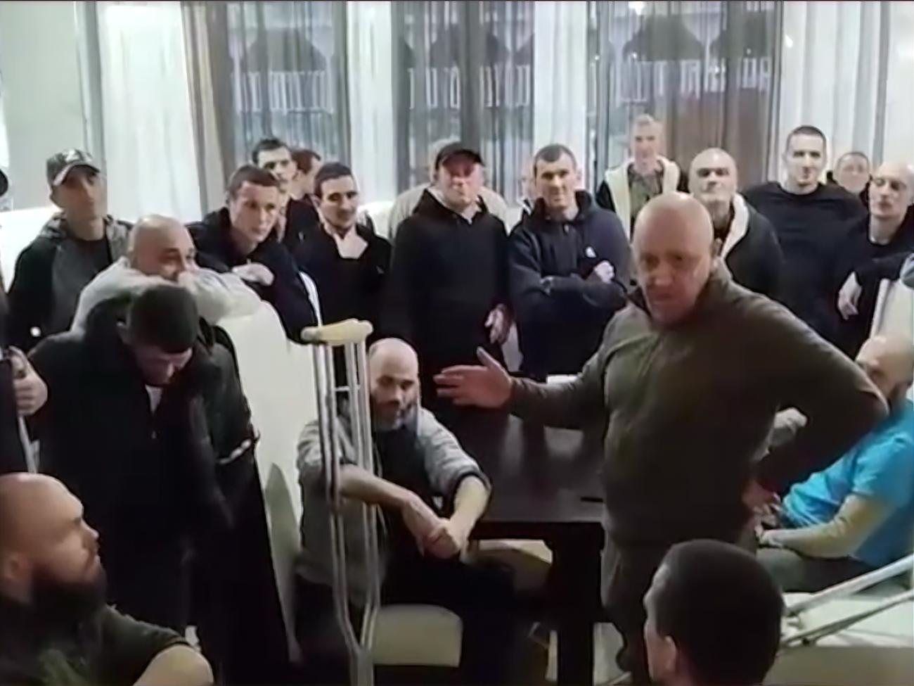 Пригожин частково фінансує своїх найманців, завищуючи цифри у військових контрактах, повідомляє британська розвідка
