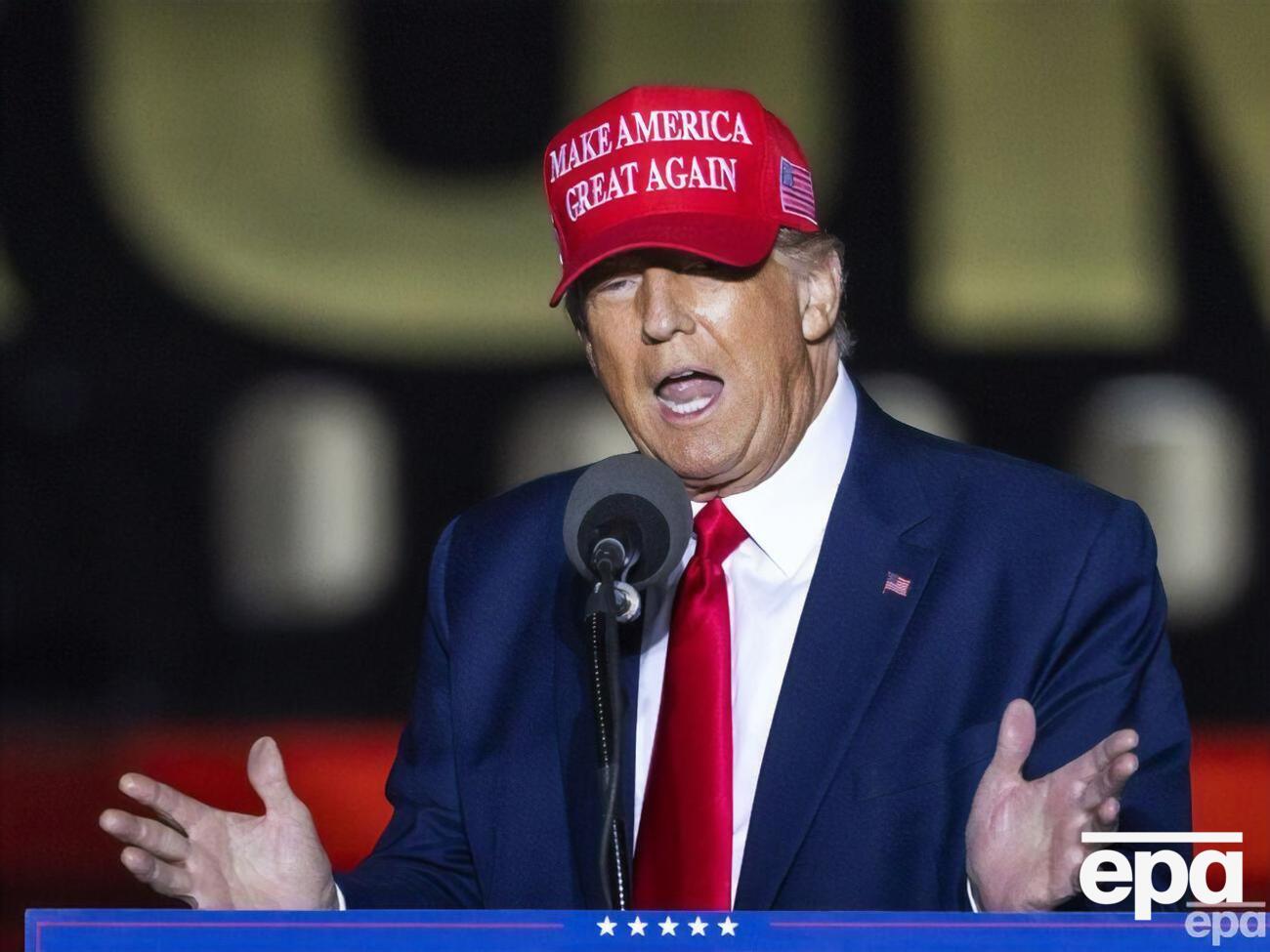 Трамп требовал компенсации от Клинтон за обвинения в связях с Россией