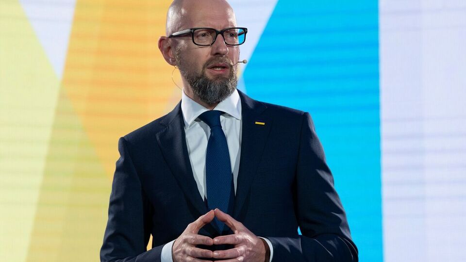 Яценюк назвав кроки, необхідні для протистояння Росії