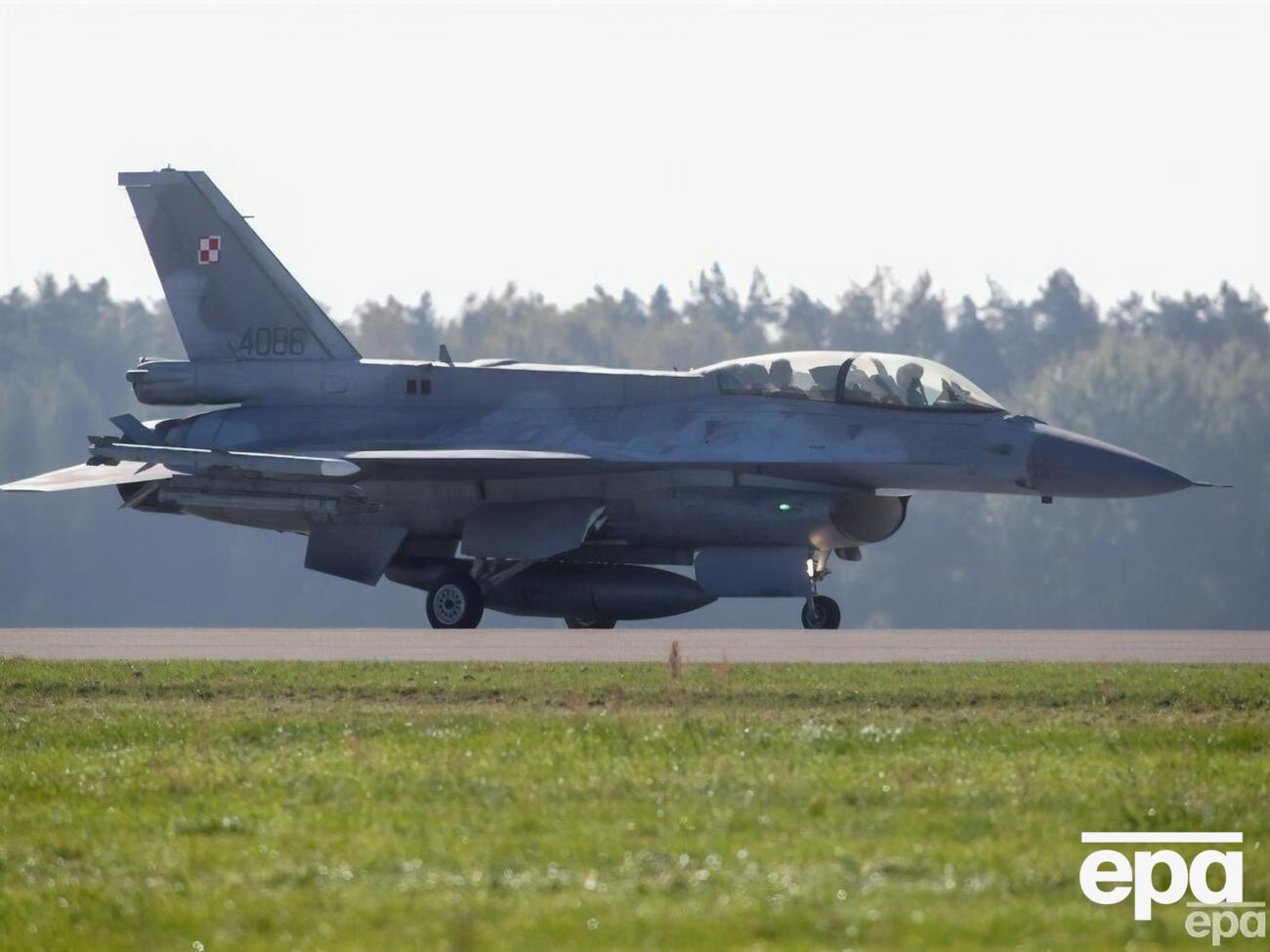 Кабмин Нидерландов готов рассмотреть запрос Украины на истребители