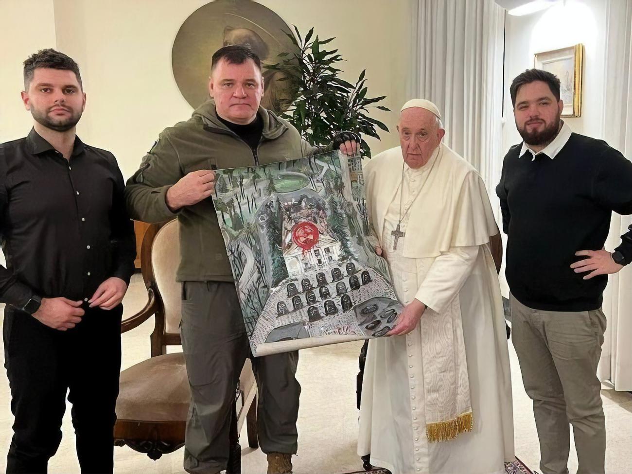 Франциску передали картину із зображенням драмтеатру в розбомбленому Маріуполі