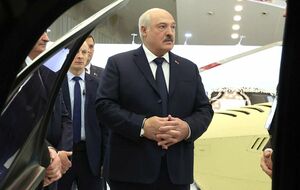 Лукашенко сообщил, что его "приглашают в Эмираты", где "серьезно занимаются искусственным интеллектом"