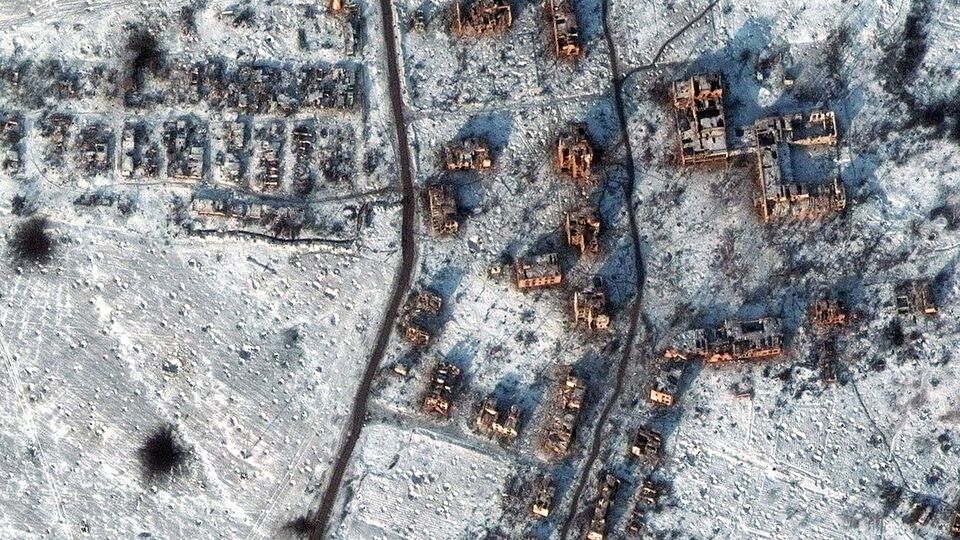 Битва за Соледар, Бахмут, всю Донецкую и Луганскую область "продолжается без передышки", отметил президент Украины 15 января