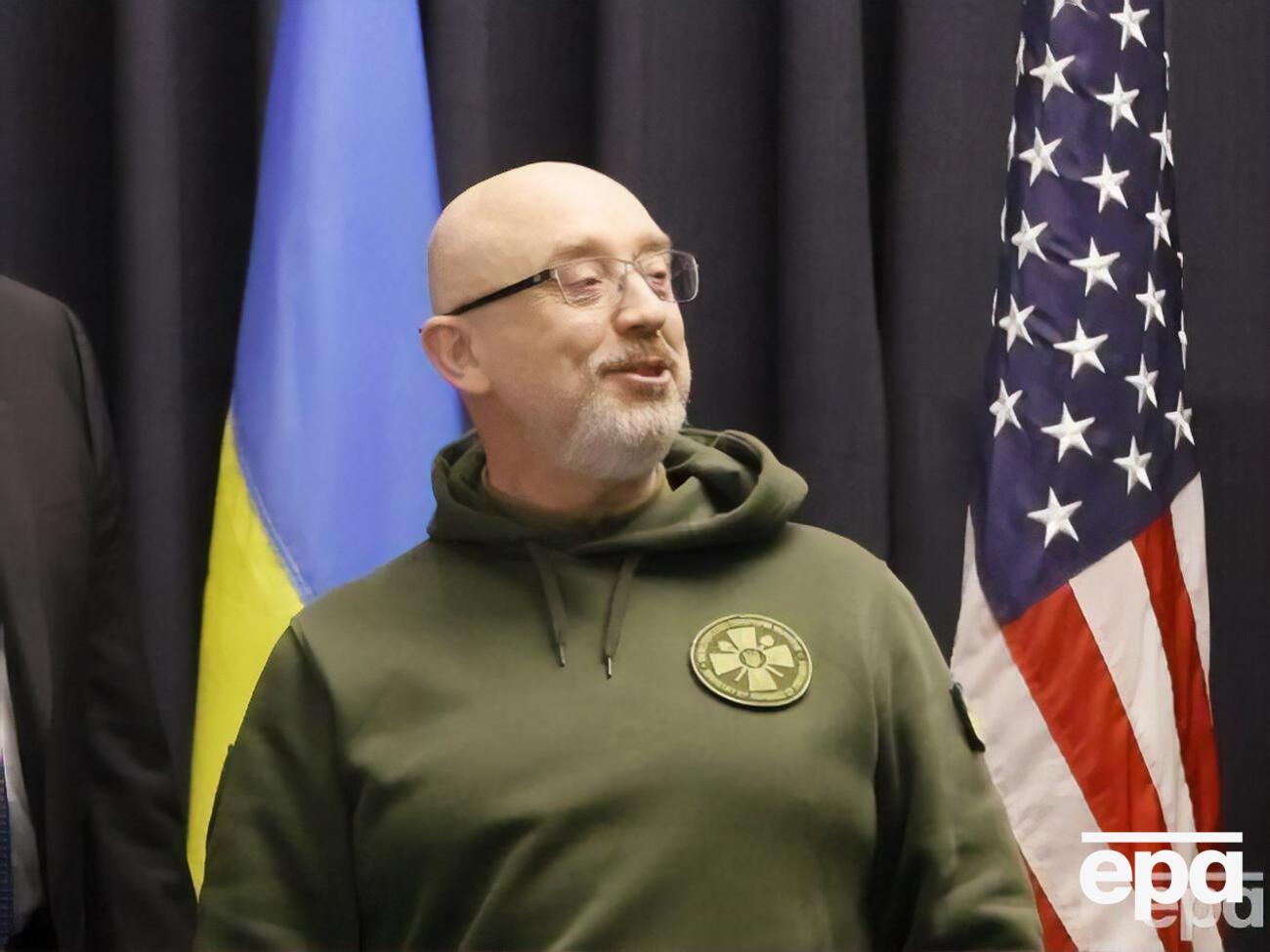 Украинские военные должны пройти обучение на системах ПВО Patriot "радикально быстрее", чем обычно, говорит Резников