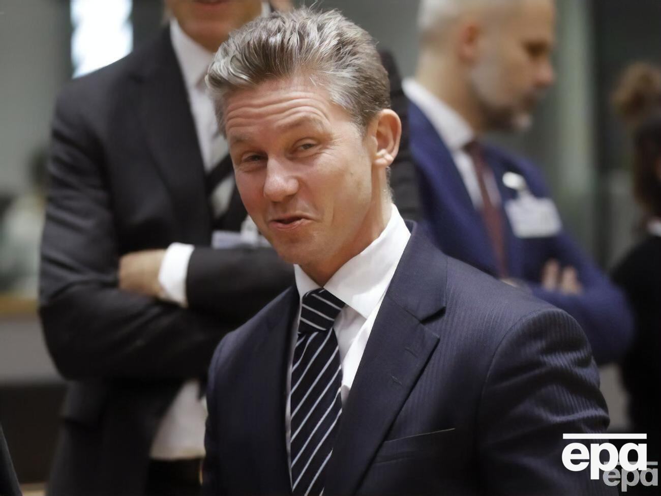 Йонсон (на фото) объяснил, что пообщался с Акаром в Германии