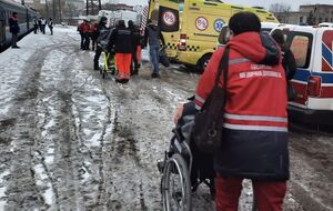 Людей похилого віку, які самостійно не можуть пересуватися, до Львівської області доправили спеціальним потягом, зазначив голова Херсонської ОВА