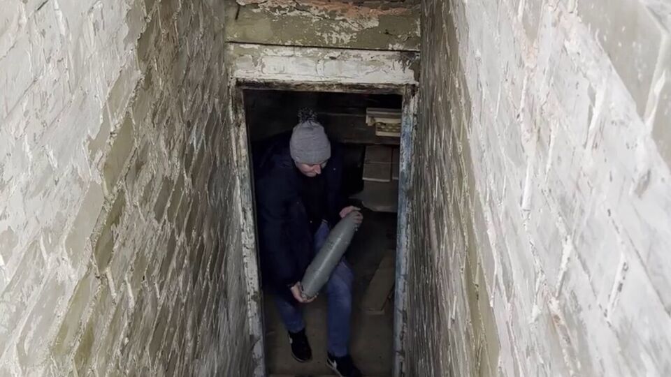 Все содержимое тайника вывезли и передали на нужды 113-й отдельной бригады территориальной обороны ВСУ, отметил Задоренко