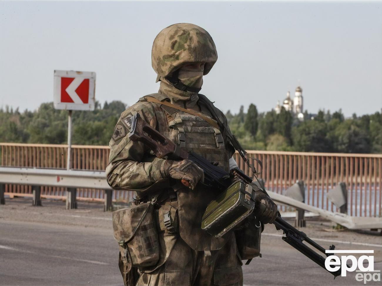 Російські окупанти примушують цивільних підписати "акт про підтвердження фактичного місця проживання" у Херсонській області