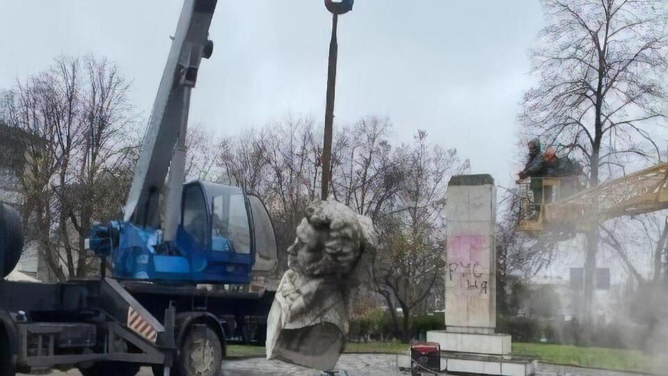 В Україні демонтують пам'ятники російським діячам