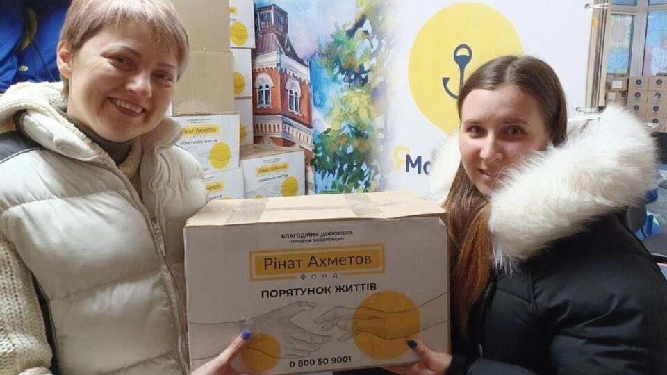 В состав продовольственных пакетов вошли продукты первой необходимости с длительным сроком хранения