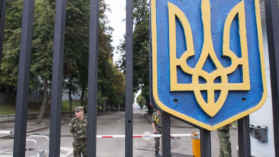 "Если кто-то в Минобороны нагрел руки и это будет доказано – злодей не успеет выбежать за периметр. Ключевое слово – "доказано", – заявили в ведомстве