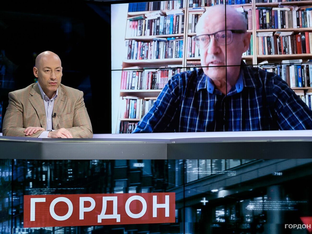 Пионтковский:&nbsp;Когда фашистская диктатура терпит военное поражение, возникает острейший вопрос, кто виноват: фюрер или генералы?&nbsp;