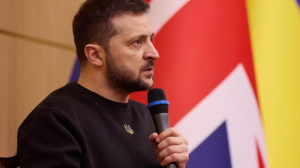 Зеленський: І не треба говорити, що "щось не готове, хтось не готовий, українцям треба ще 80 років для того, щоб зрозуміти, що таке танк". Ми не такі тупі