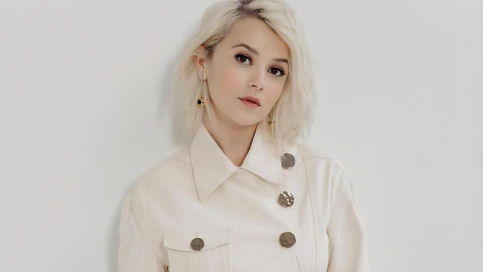 Мика Ньютон с 2011 года живет и работает в США