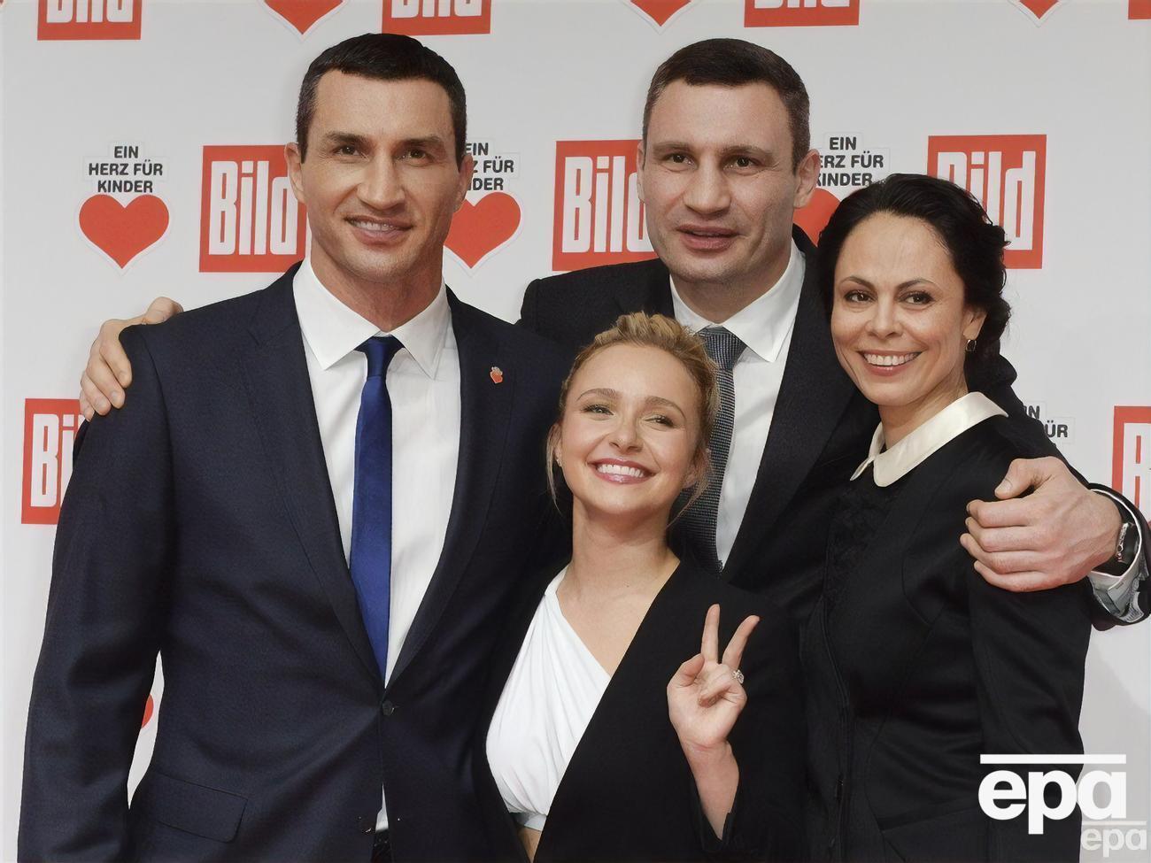 О расставании Кличко-младшего с Панеттьери стало известно в 2018 году. Кличко-старший сообщил о разводе с женой летом 2022 года