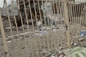 Российские снаряды попали в здание в поселке Антоновка, отметил Янушевич