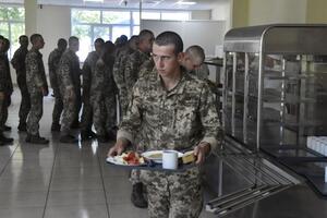 НАБУ и САП разбираются со скандалом из-за закупок продуктов для военных