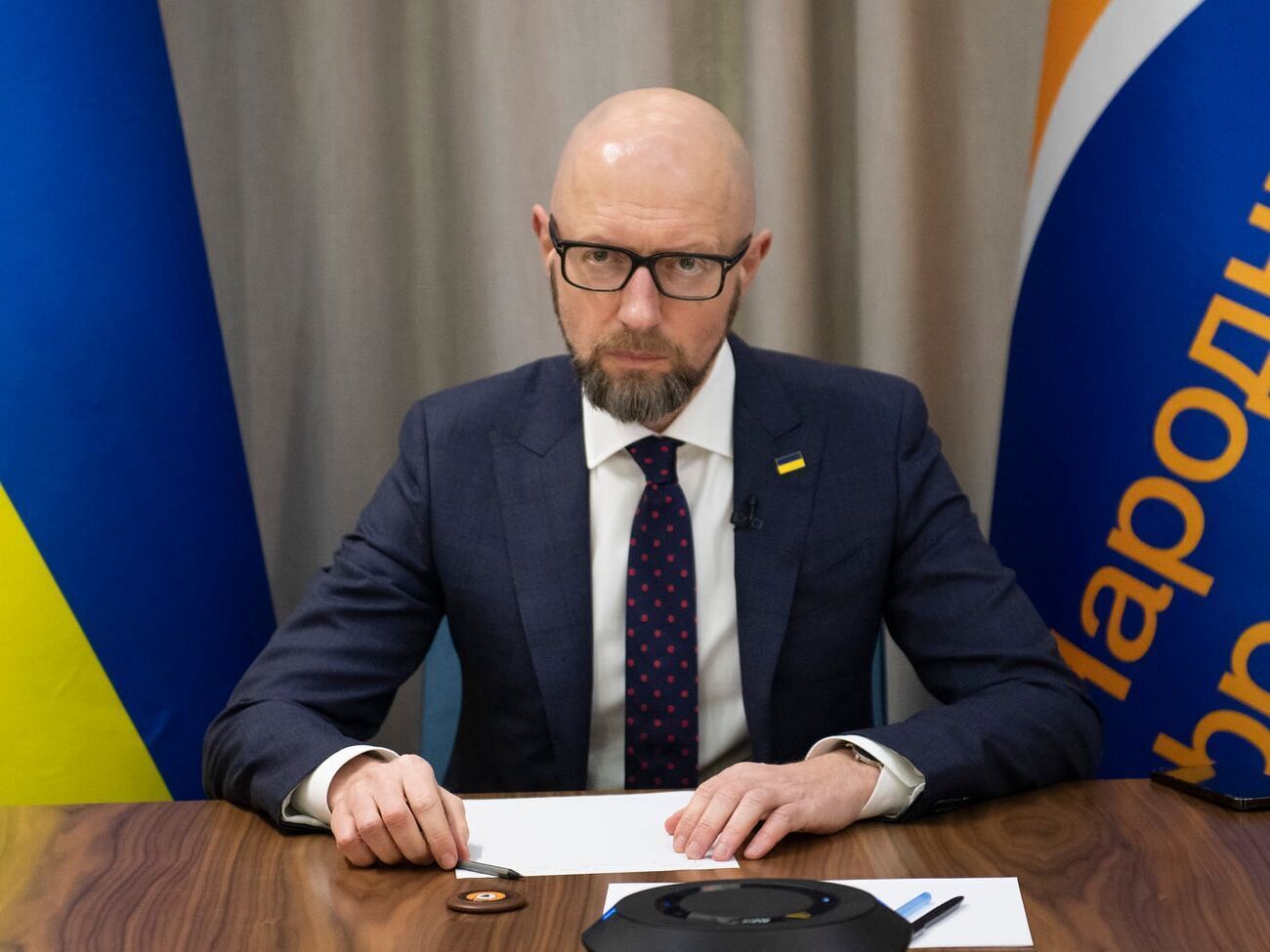 Яценюк не відкидає, що теперішня позиція Німеччини стосовно Leopard може мати причину, пов'язану з історією