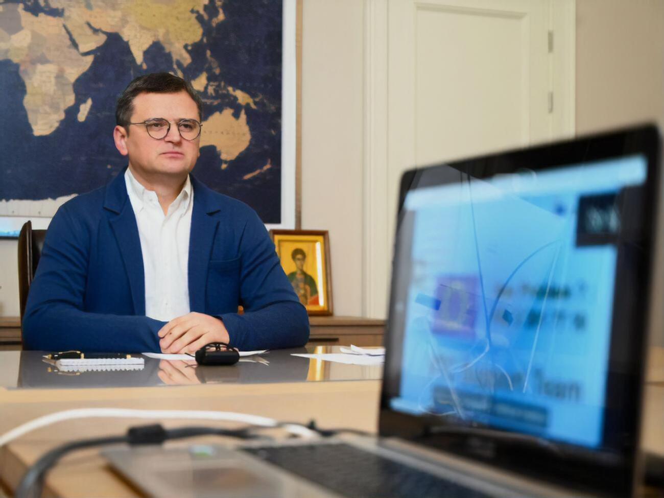 Очень важно "закрыть все лазейки для обхода санкций" РФ, отметил Кулеба