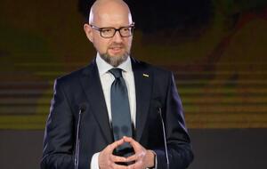 Яценюк заявил, что для производства оружия важны не только мощности, но и кадры