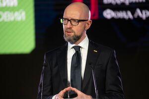 Яценюк: Украина каждый день переживает армагеддон
