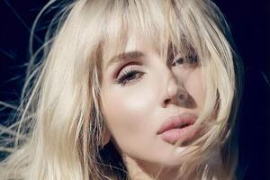 Loboda: Згадай, як лежали щасливі та прощені та як хотілося падати глибоко