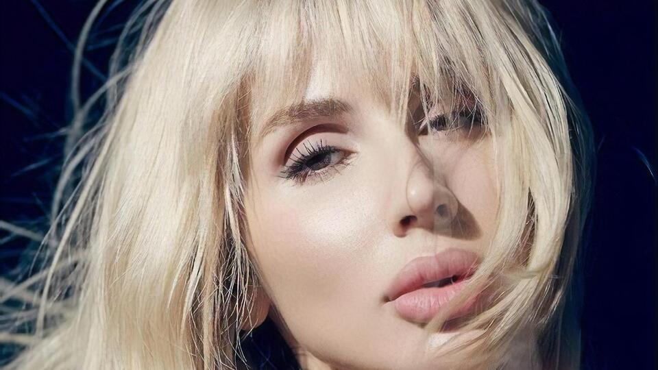 Loboda: Згадай, як лежали щасливі та прощені та як хотілося падати глибоко