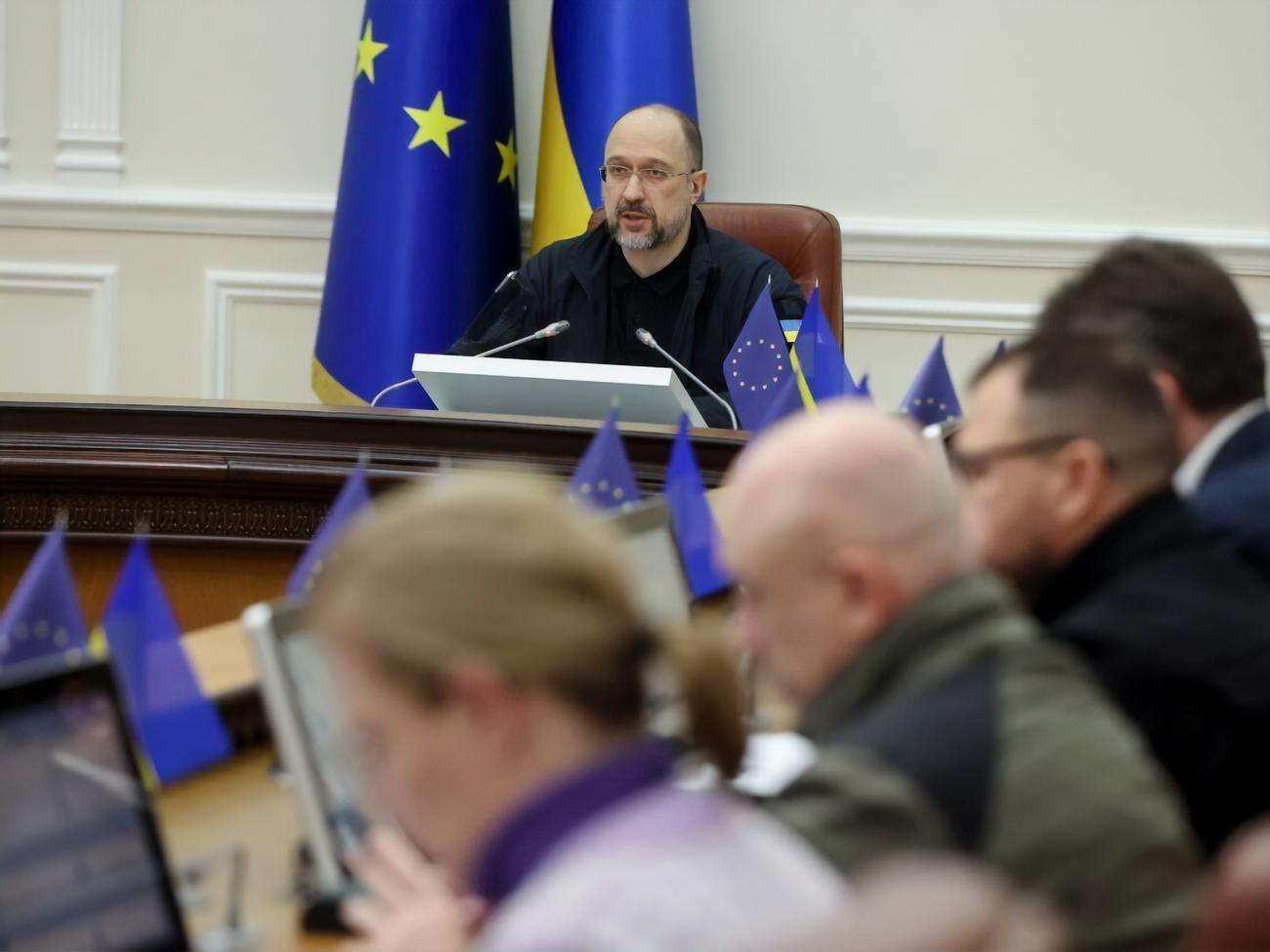 Украина "достойно прошла" первую половину зимы, отметил Шмыгаль
