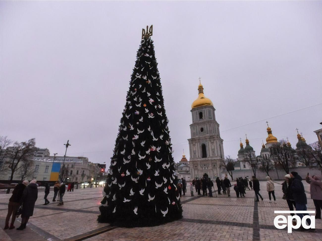 Украшения с главной елки Украины были проданы в благотворительных целях