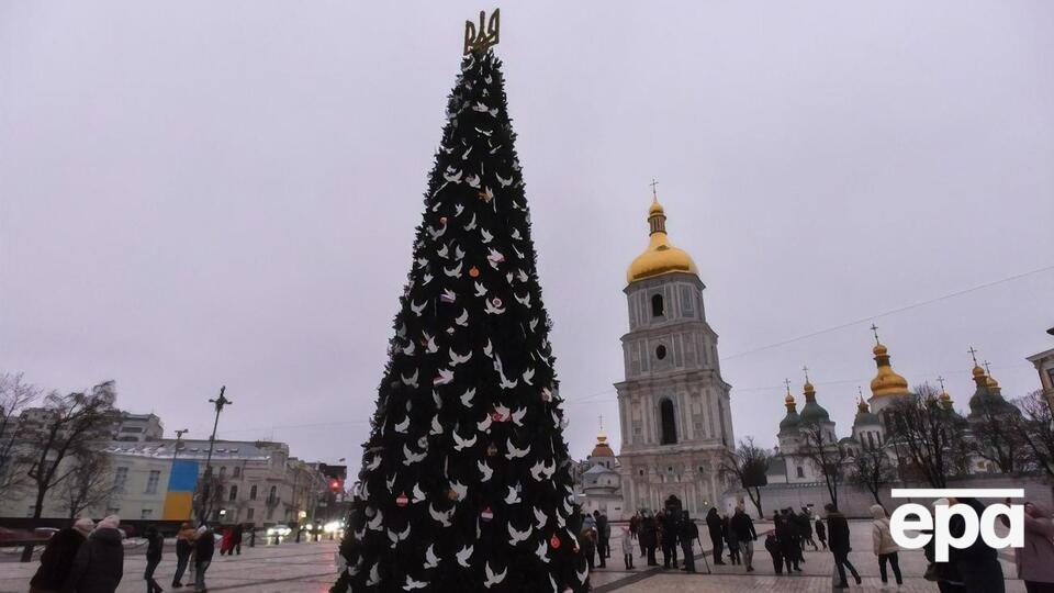 Украшения с главной елки Украины были проданы в благотворительных целях