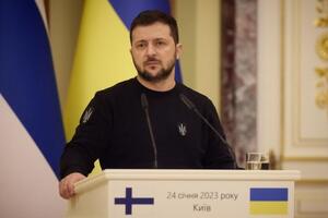 На пути в НАТО Украина должна "построить стойкую армию", отметил Зеленский