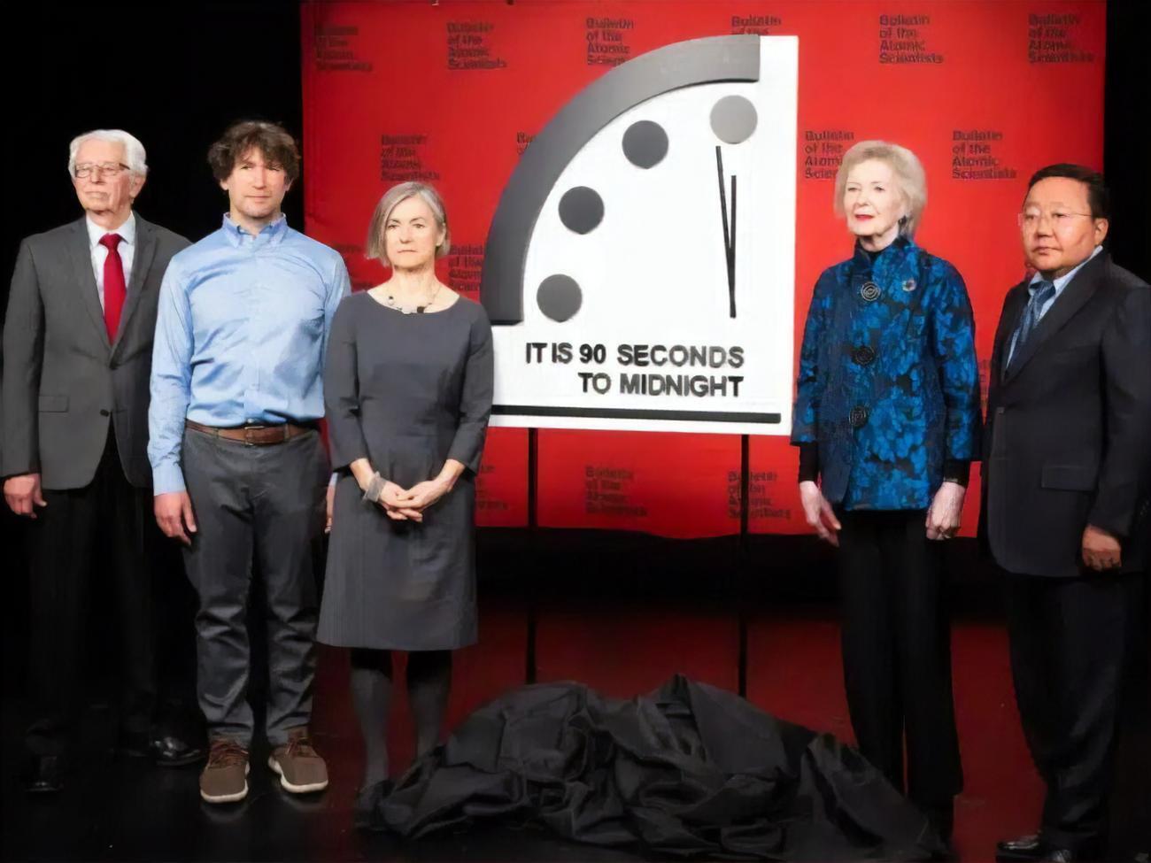 Часы Судного дня сейчас находятся на 90 секундах до полуночи