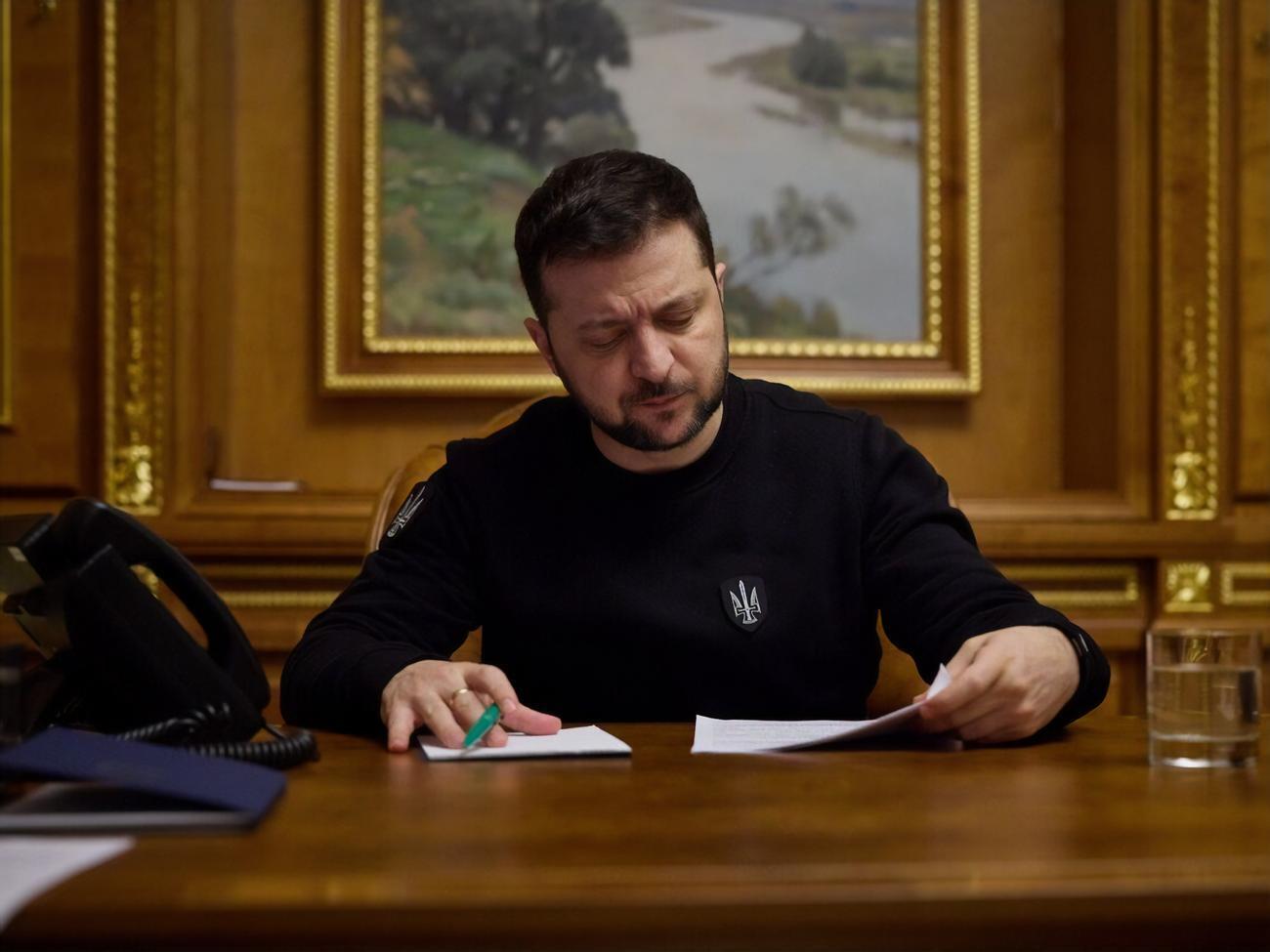 Зеленский подписал закон об усилении ответственности за дезертирство и неповиновение военнослужащих в Украине