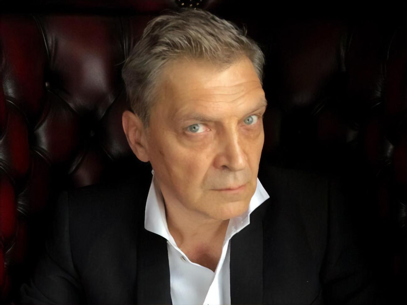 Невзоров:&nbsp;Путинские же каски не препятствуют даже "утечке мозгов"